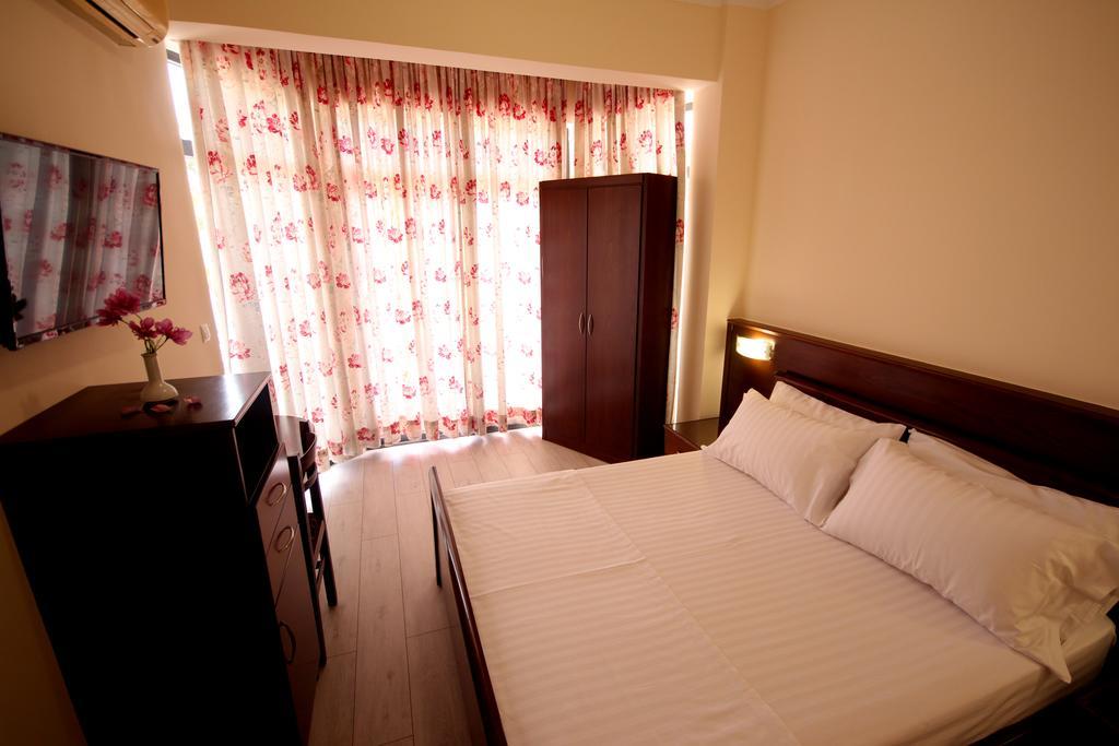 Hotel Ari Σαράντα Εξωτερικό φωτογραφία